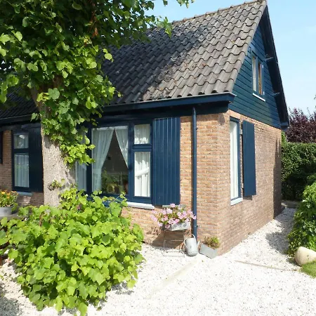 De Roos Holiday home De Kwakel